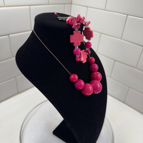 Fun and Flirty Hot Pink Necklace and Bracelet - Picture 6 of 7